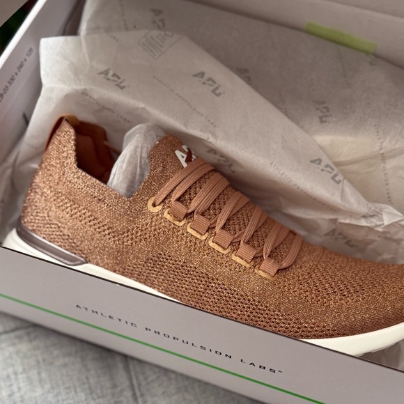 NWT✨APL TechLoom Breeze Unisex, Men’s size 10 Women’s 11.5 Rose Gold Retail $245 - Picture 2 of 6